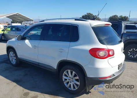 2009 Volkswagen Tiguan Se from USA, damaged, VIN WVGAV75N09W524631